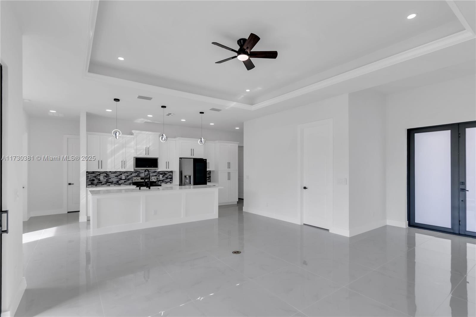 6005 Queen Property Photo 6