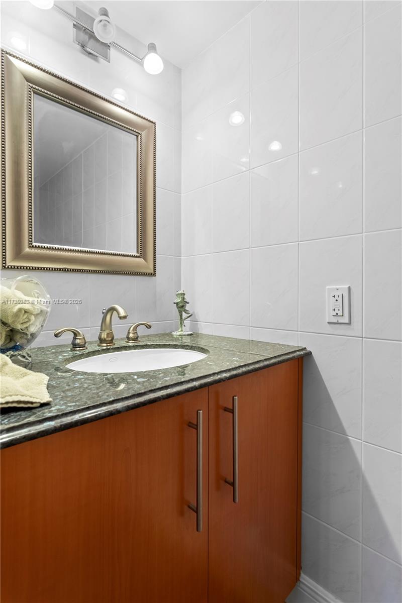 19456 Ne 26th Ave 42b Property Photo 16