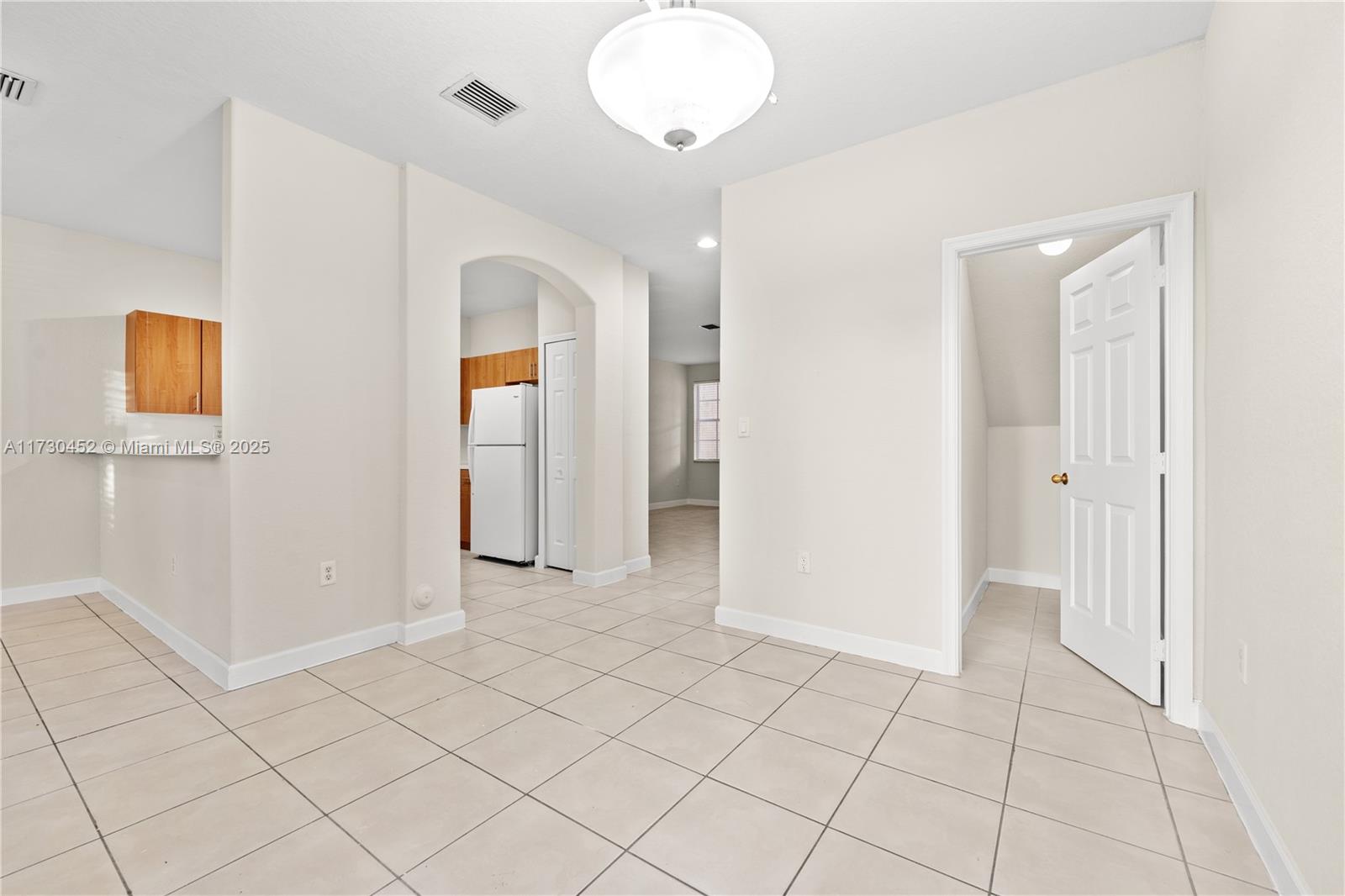 2466 Se 15th Ct Property Photo 4