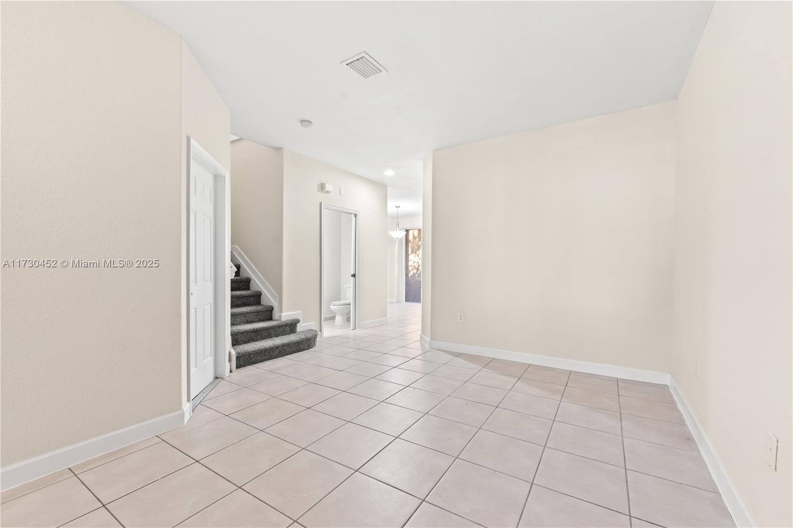 2466 Se 15th Ct Property Photo 8
