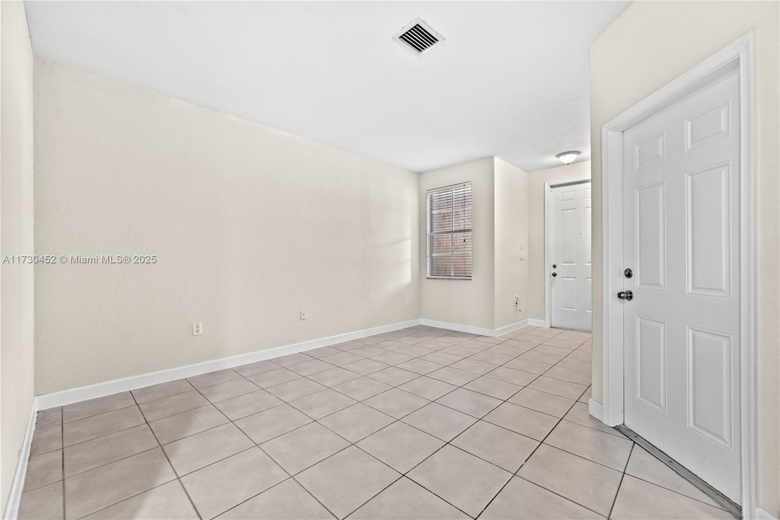 2466 Se 15th Ct Property Photo 9