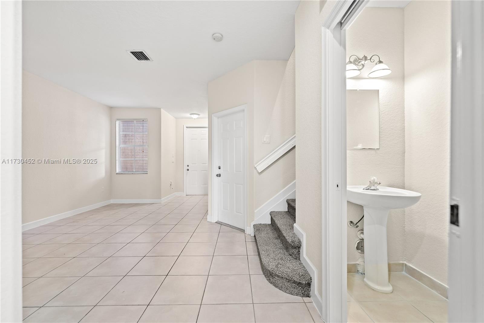 2466 Se 15th Ct Property Photo 10