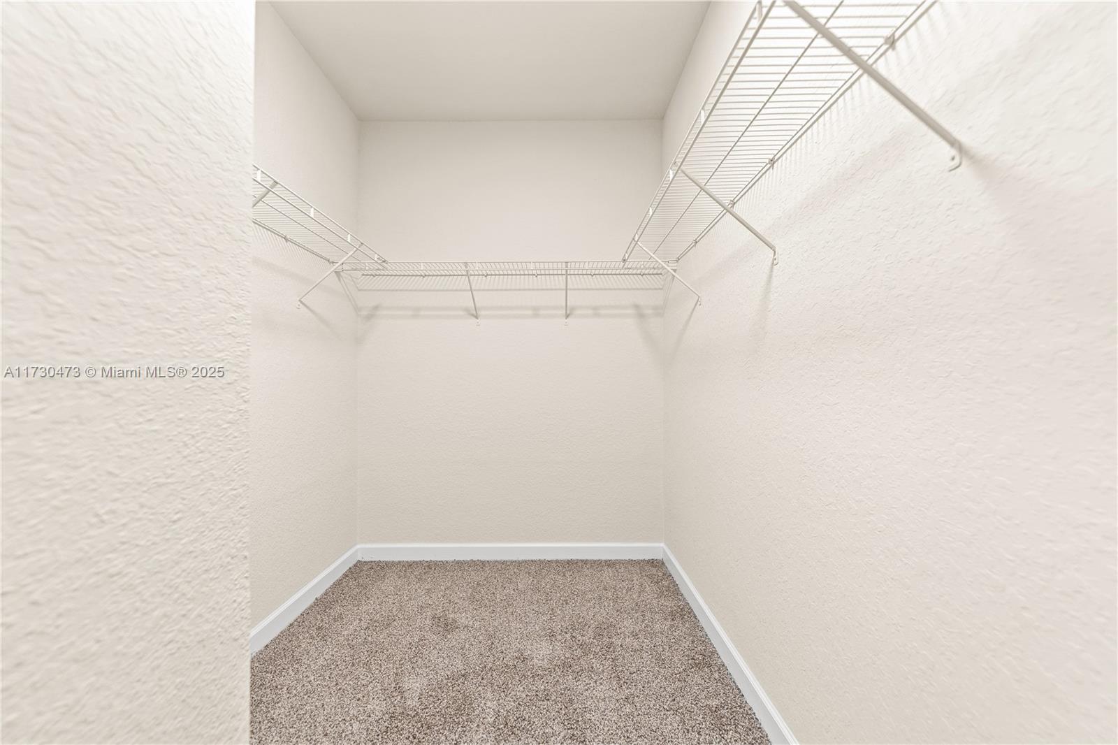 2478 Se 14th Ct Property Photo 5