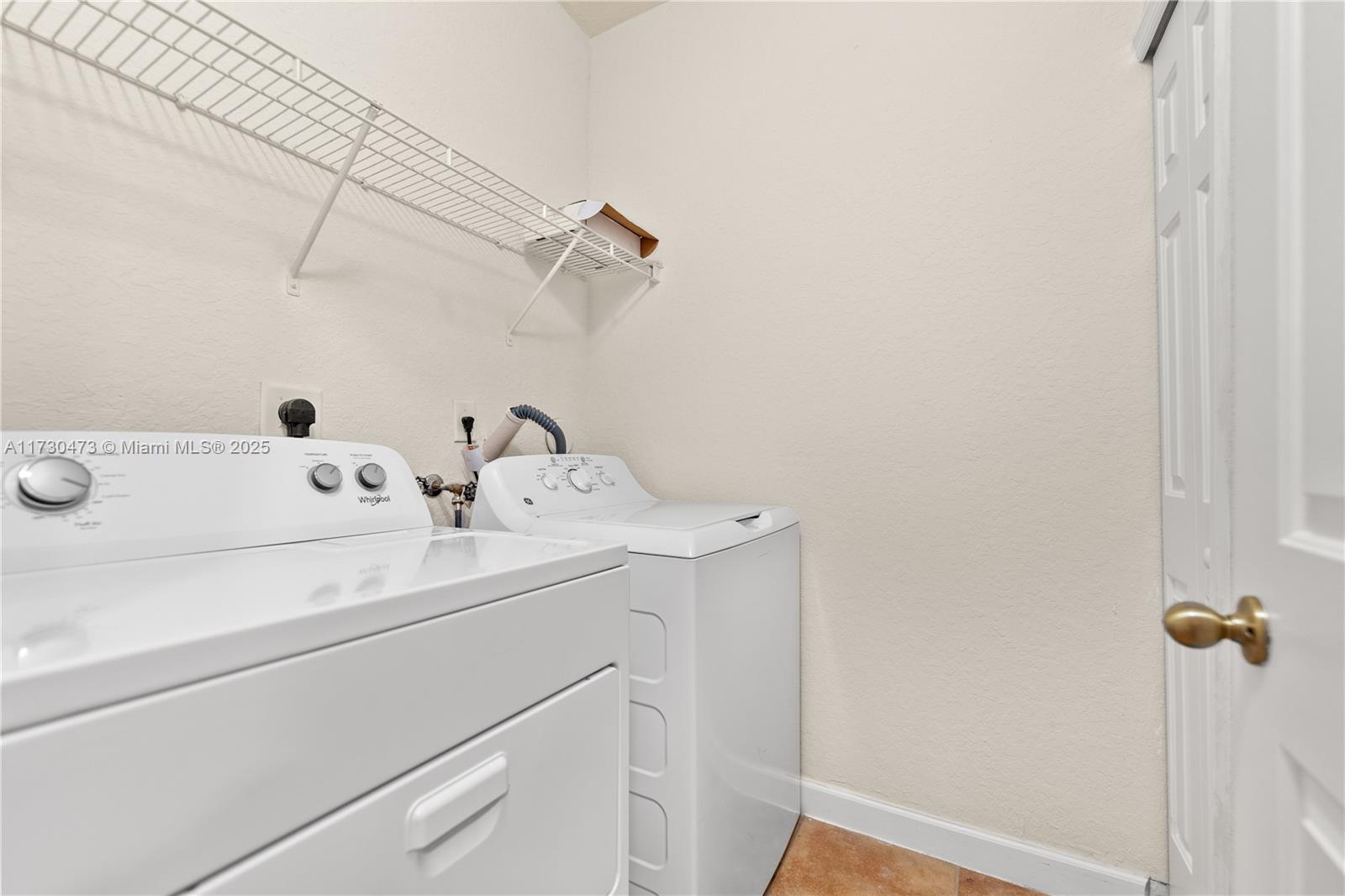 2478 Se 14th Ct Property Photo 11
