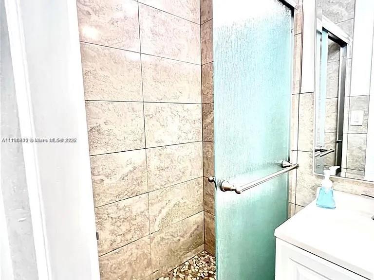 1619 Rodman St Property Photo 6