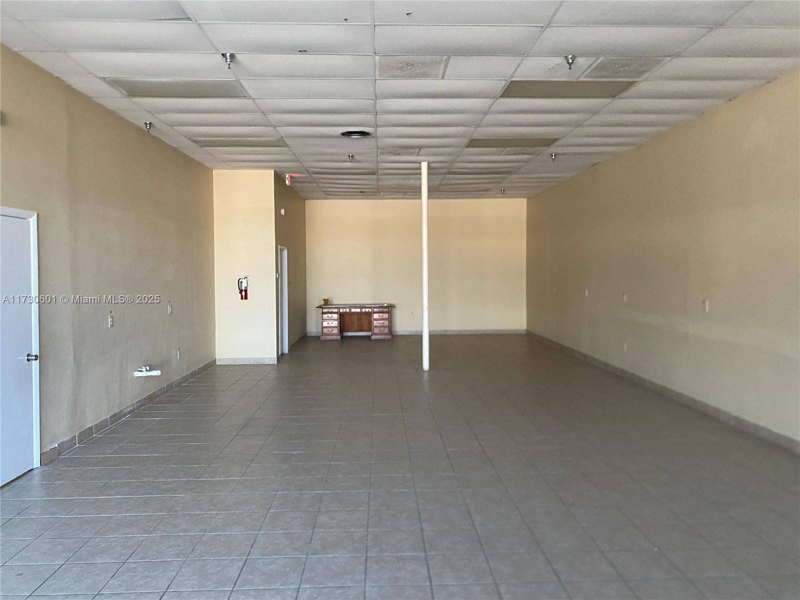 2475 S Park Ave Property Photo 12