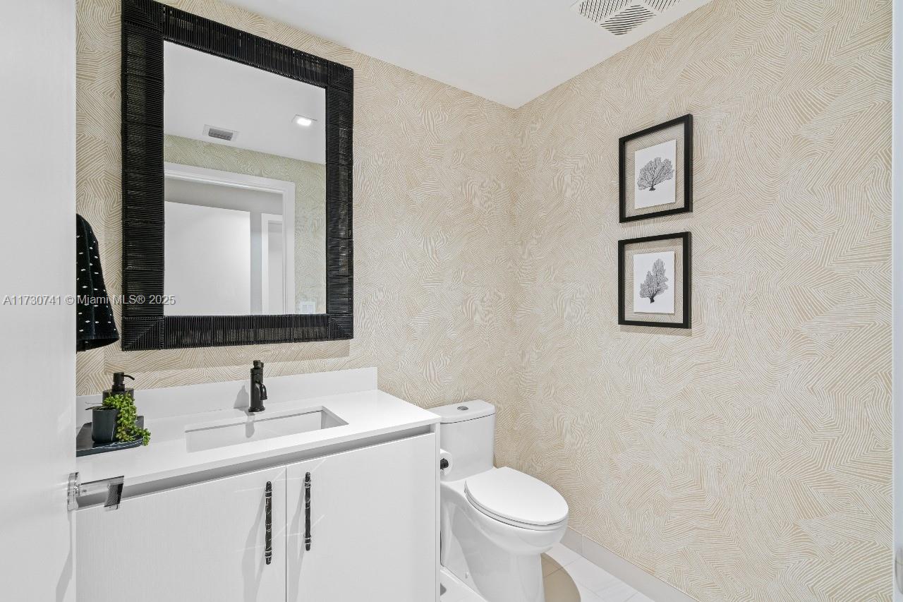 1116 N Ocean Blvd 1805 Property Photo 51