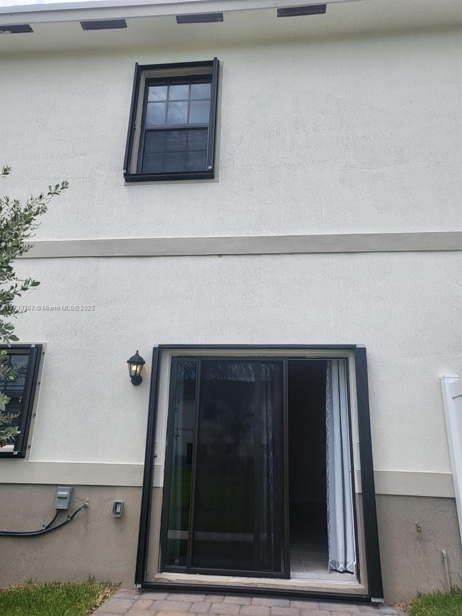 1137 Sw 6th Ct Property Photo 4