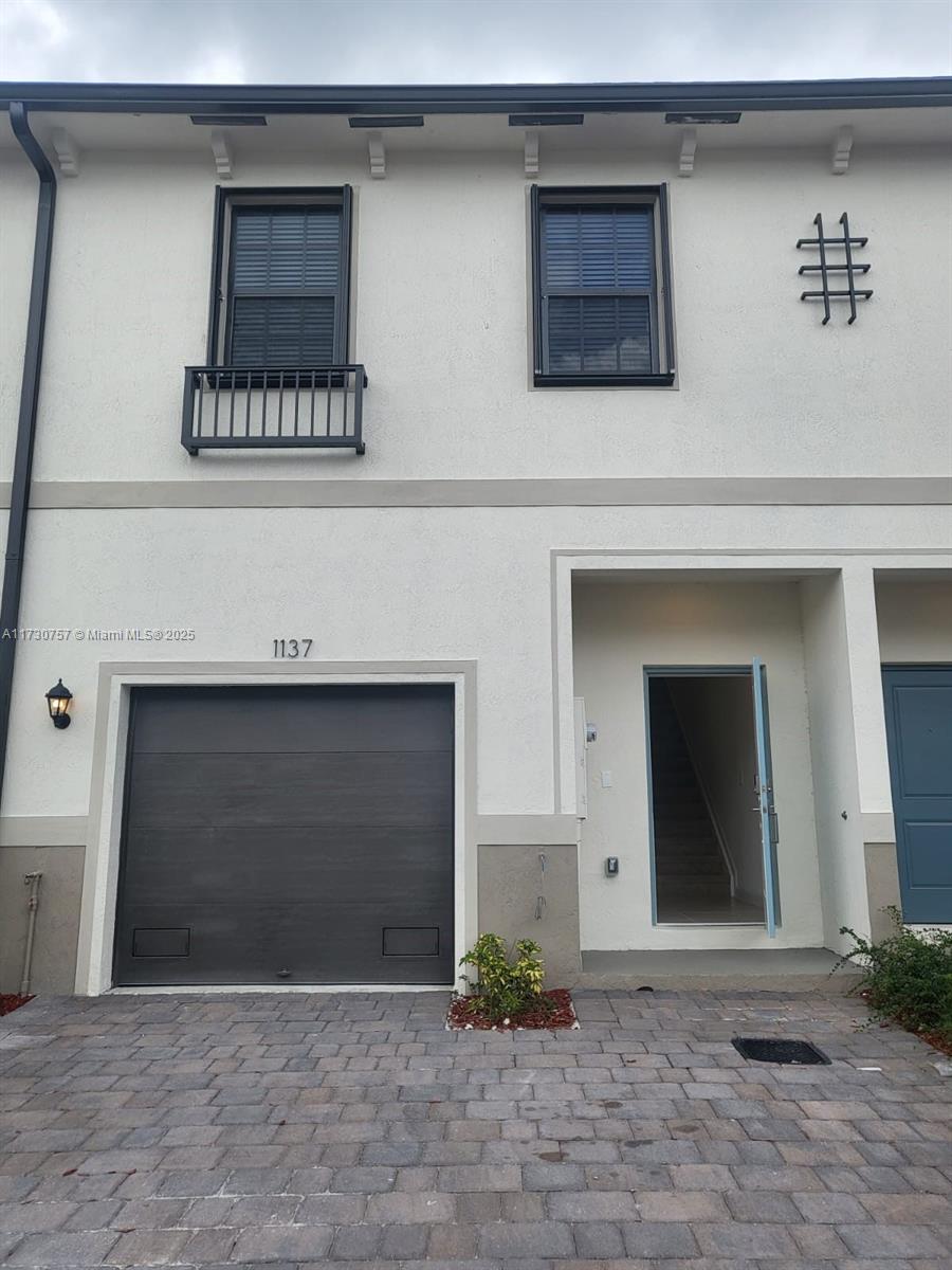 1137 Sw 6th Ct Property Photo 5