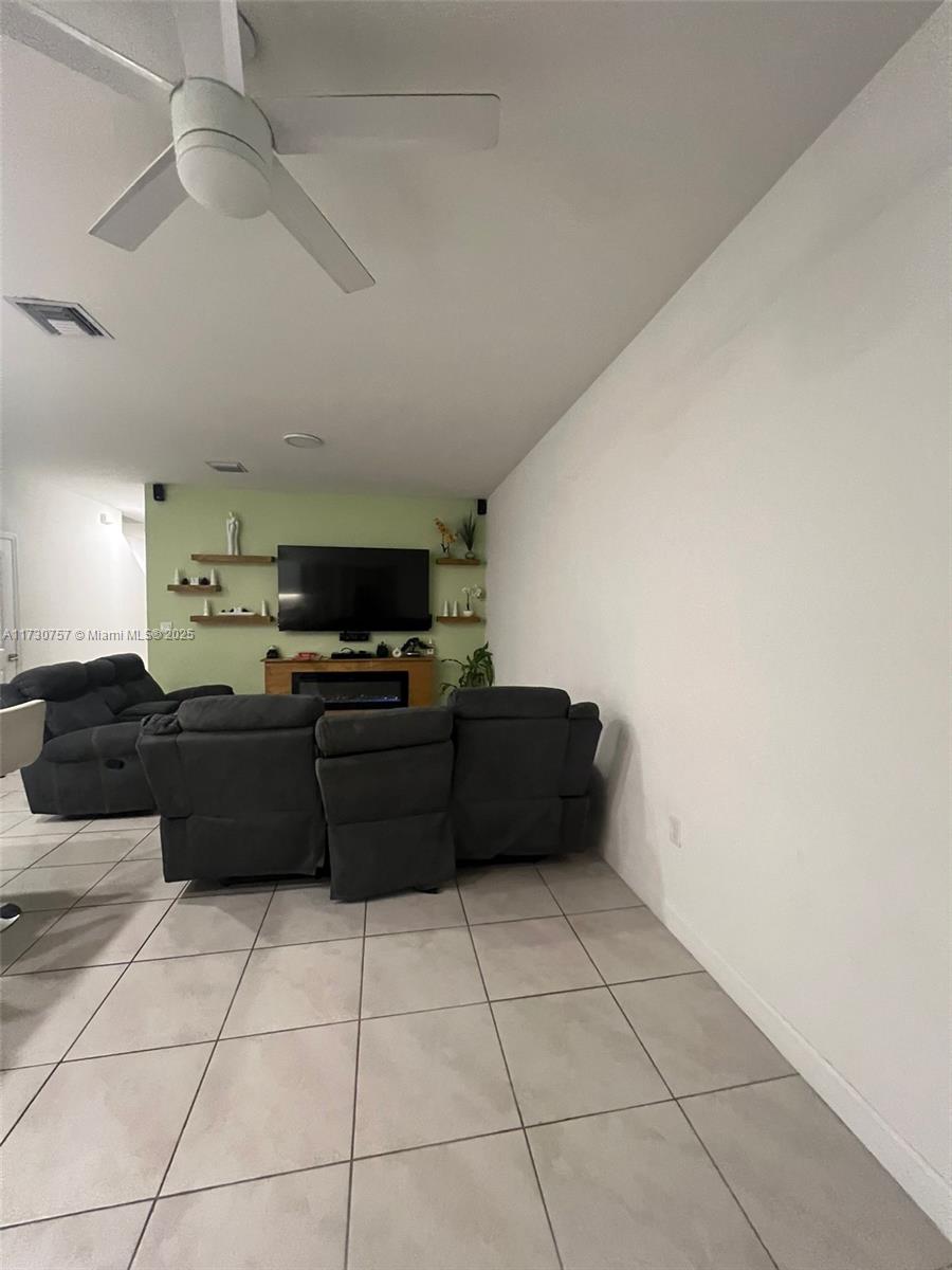 1137 Sw 6th Ct Property Photo 15
