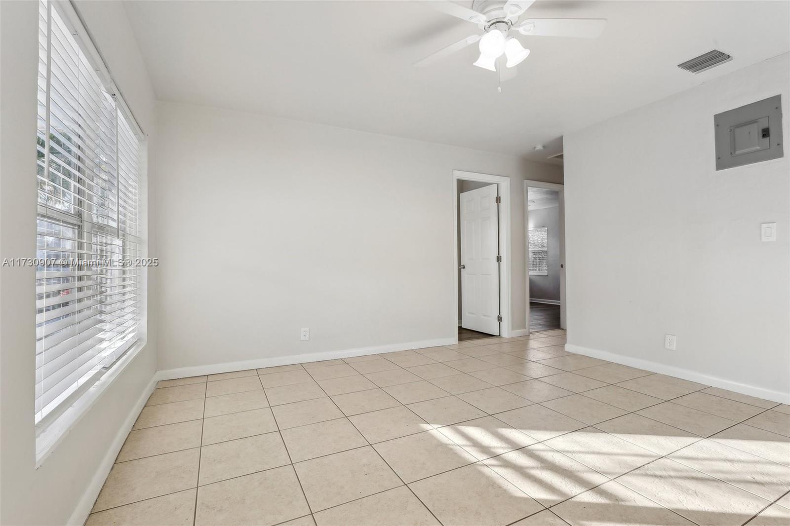 5409 N Andrews Ave Property Photo 3