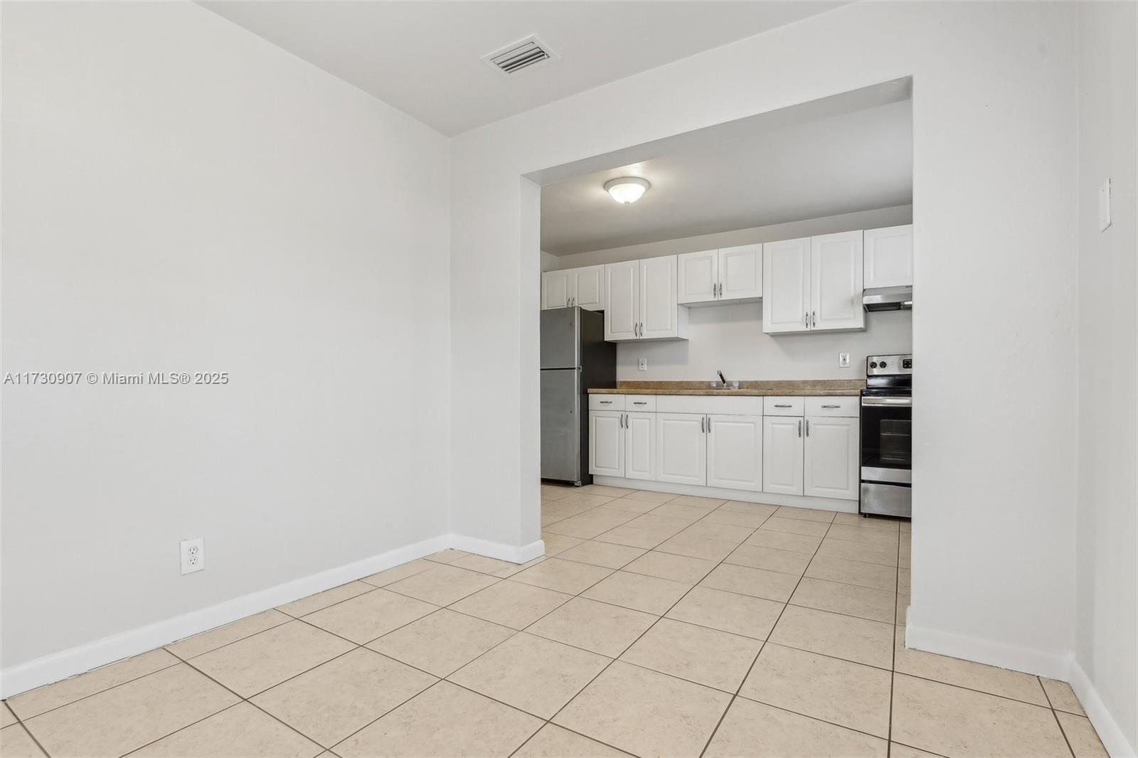 5409 N Andrews Ave Property Photo 6