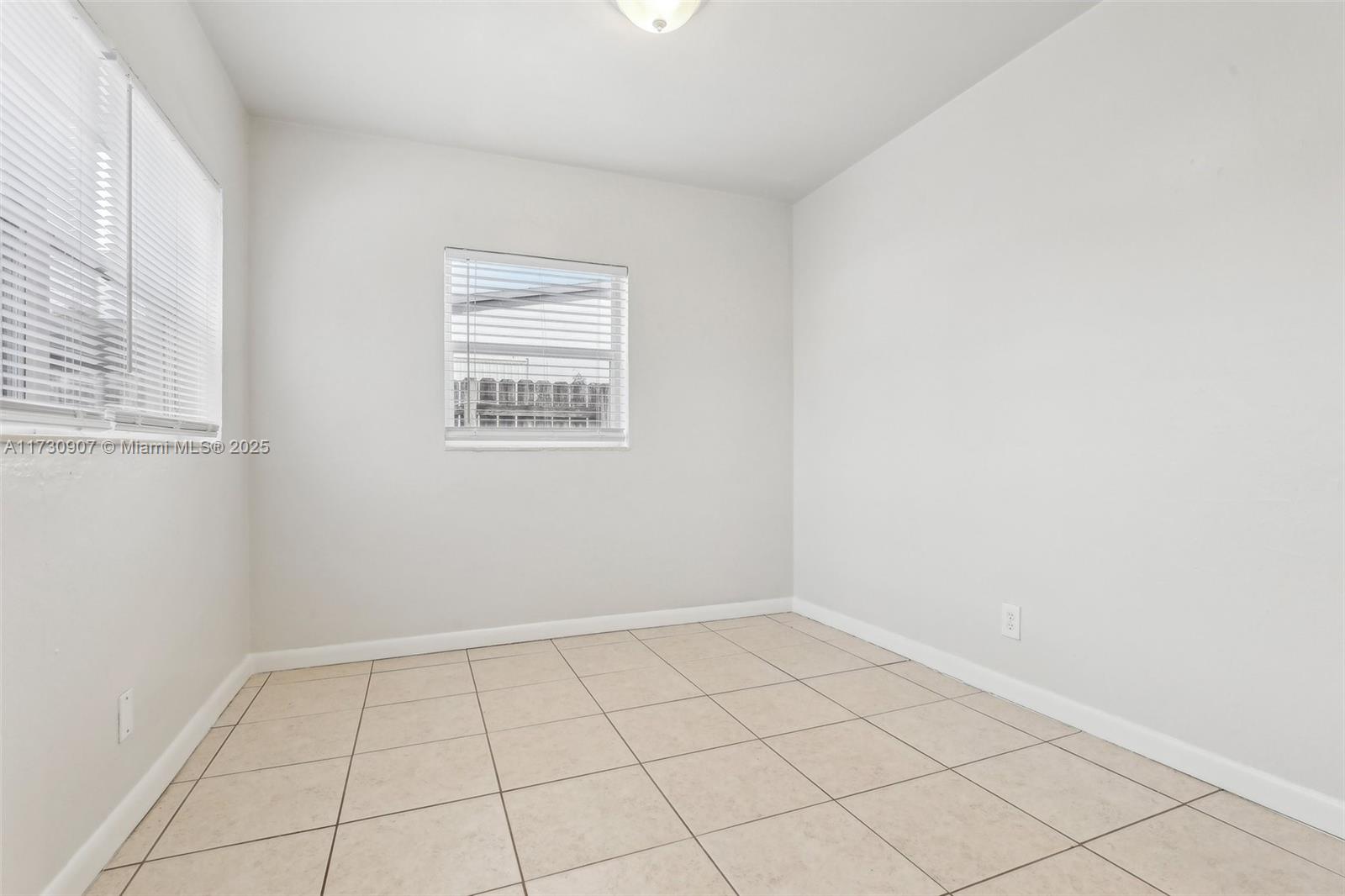 5409 N Andrews Ave Property Photo 8