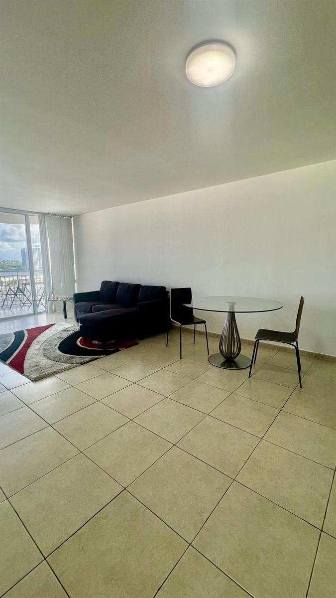 18031 Biscayne Blvd 1103 Property Photo 1
