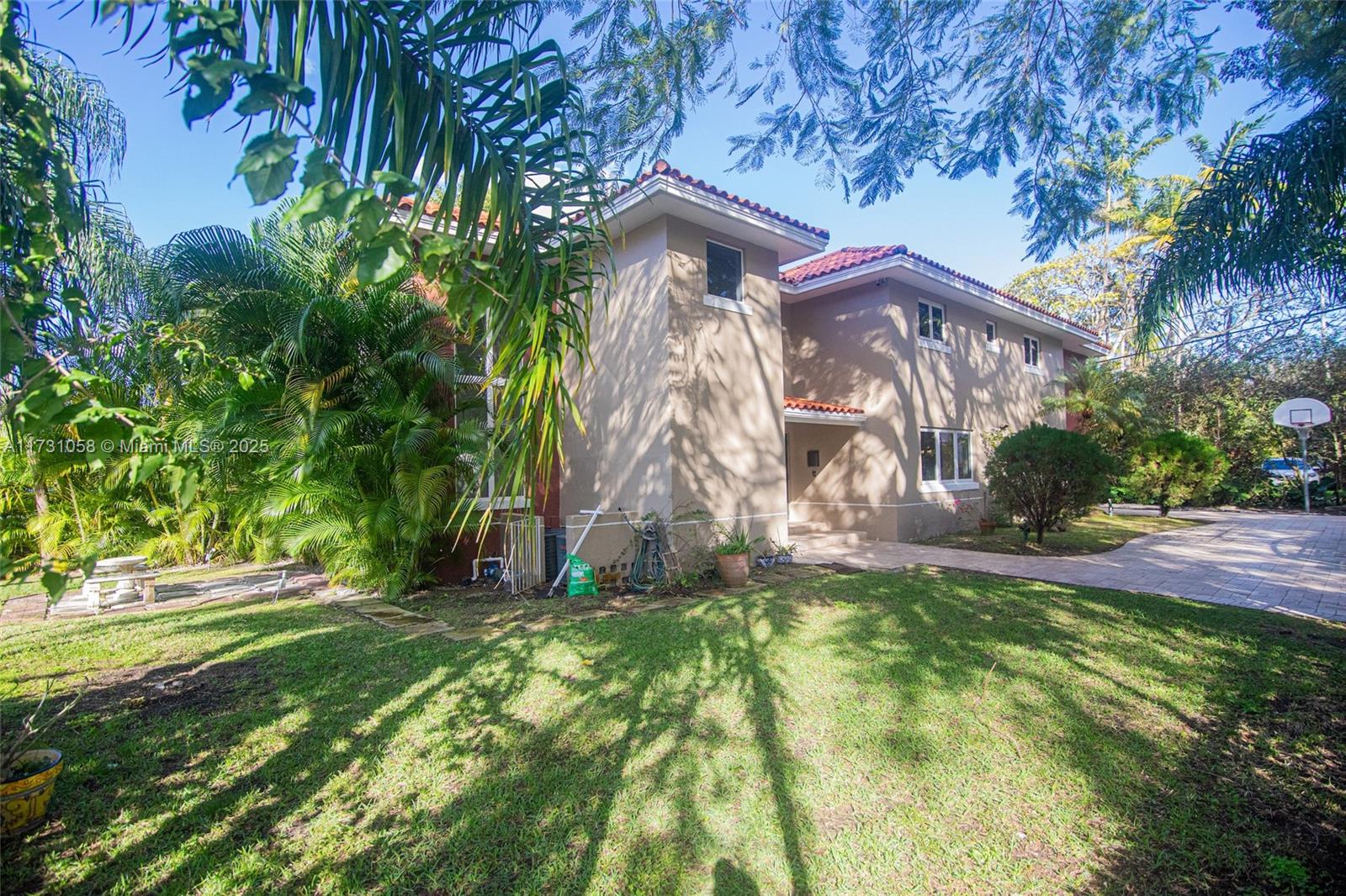 1543 Dorado Ave Property Photo 4