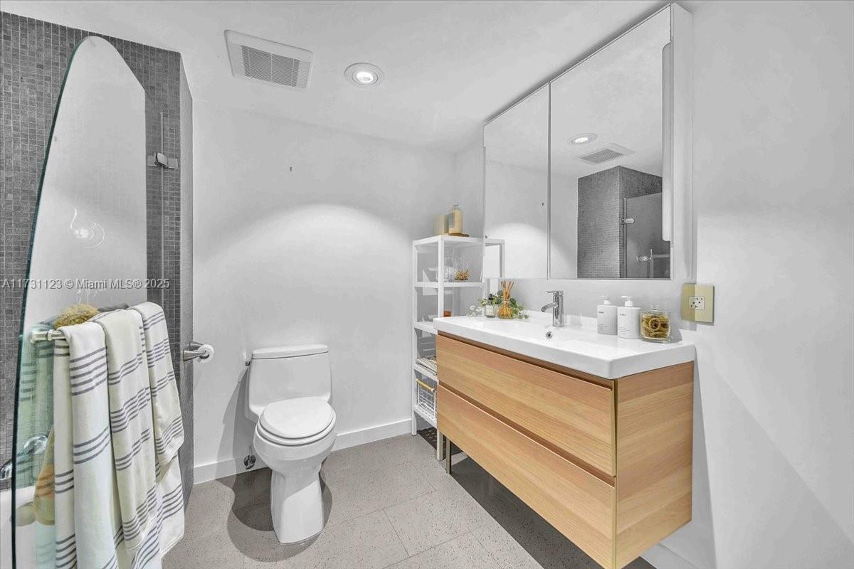 11 Island Av 2010 Property Photo 9