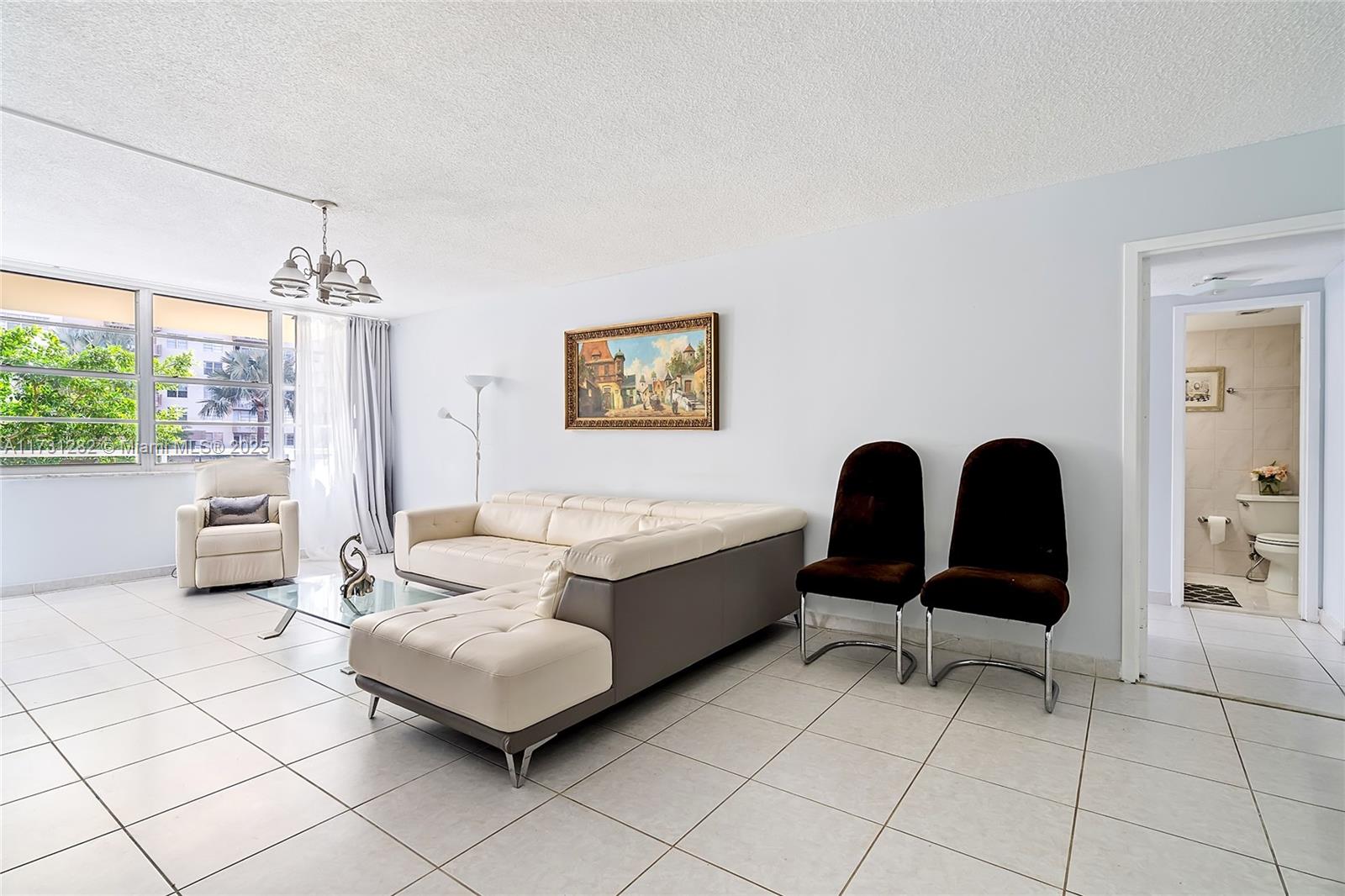 251 174 107 Property Photo 3