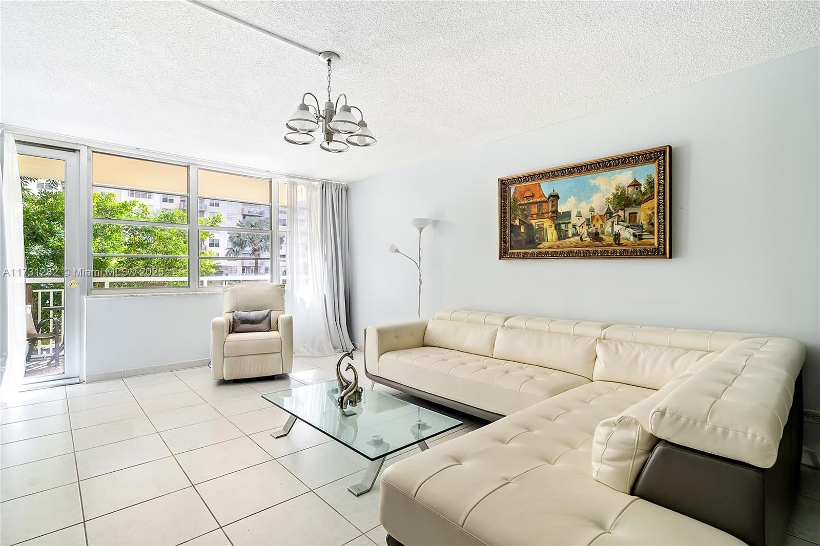 251 174 107 Property Photo 4