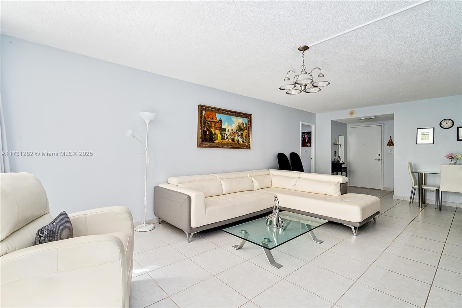 251 174 107 Property Photo 5
