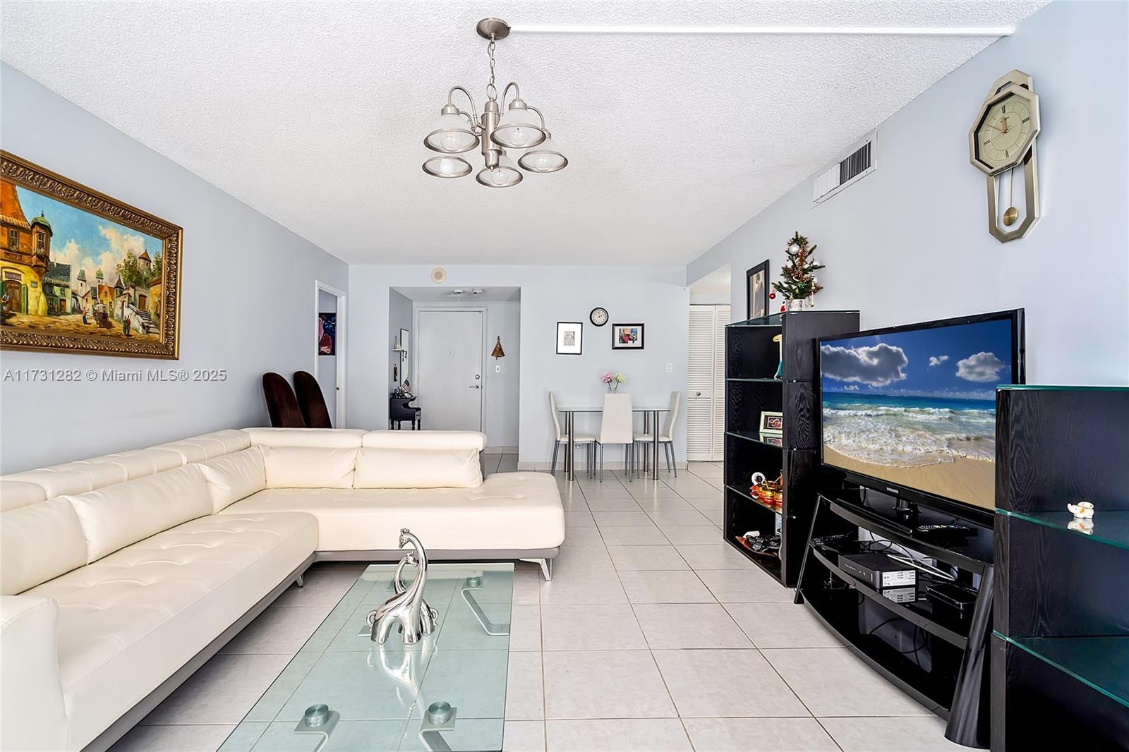 251 174 107 Property Photo 6