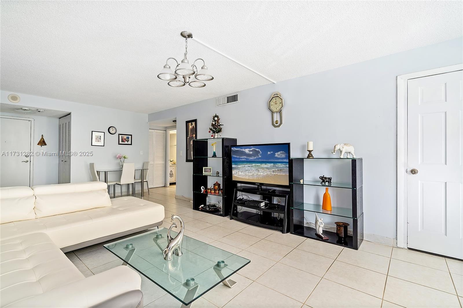 251 174 107 Property Photo 7