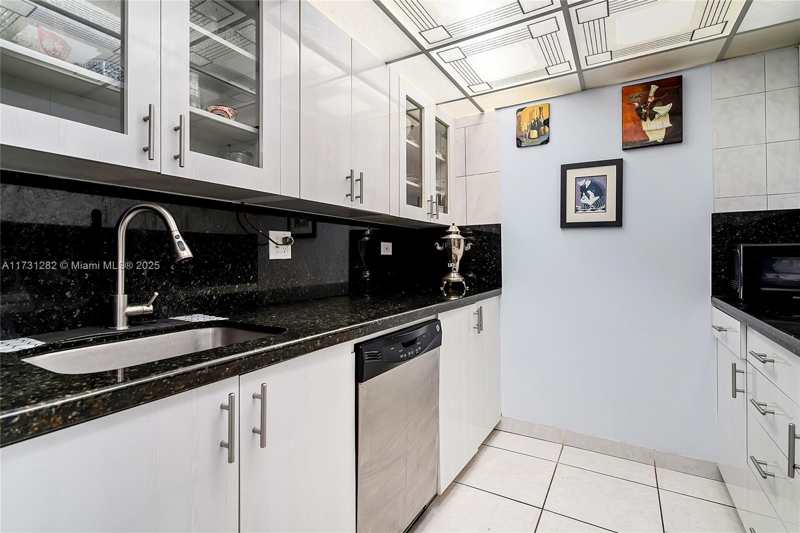 251 174 107 Property Photo 11
