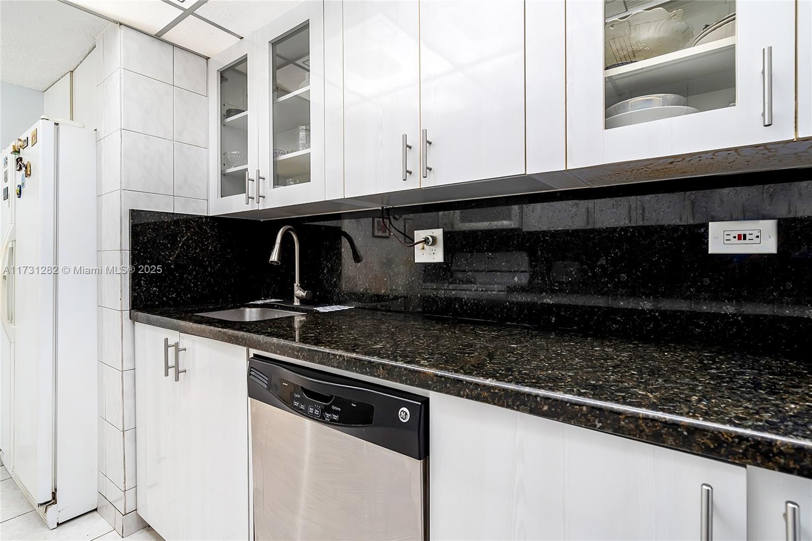 251 174 107 Property Photo 14