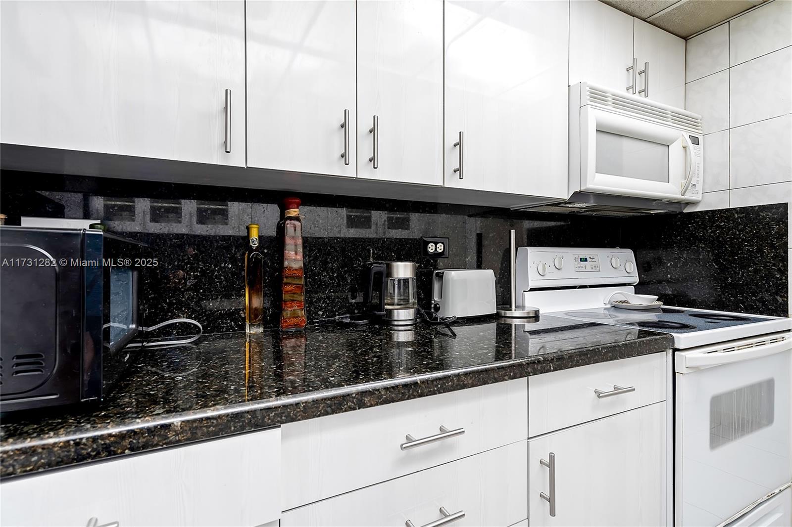 251 174 107 Property Photo 15