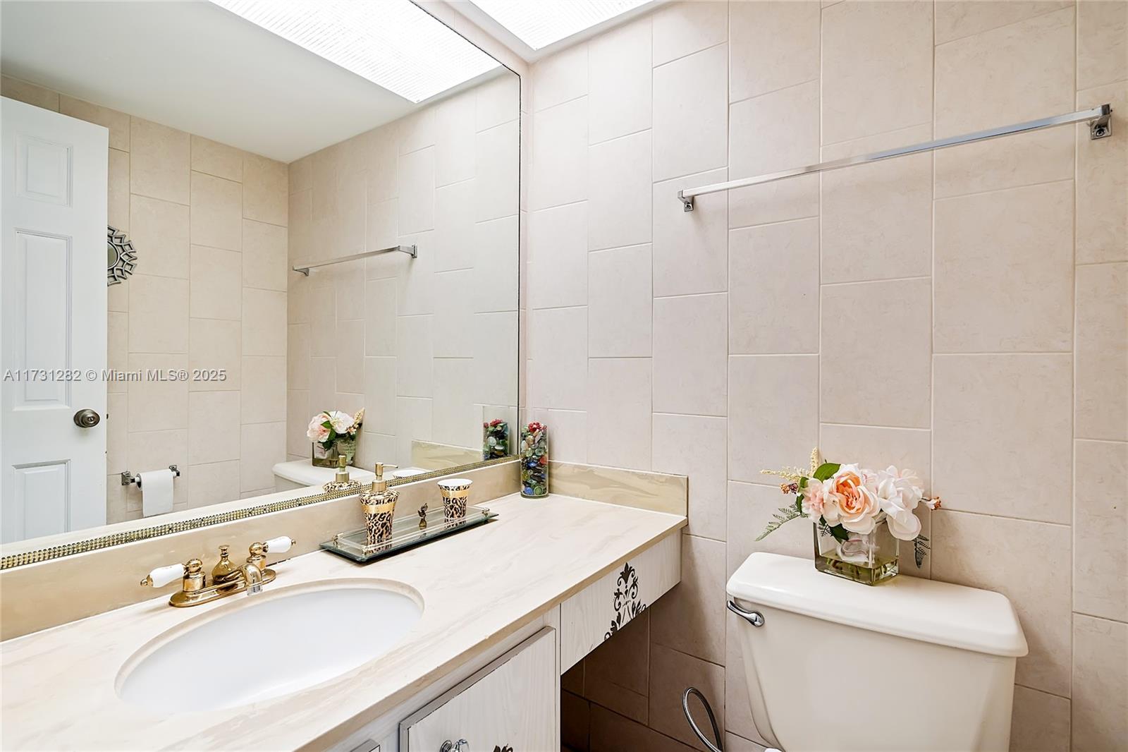251 174 107 Property Photo 16