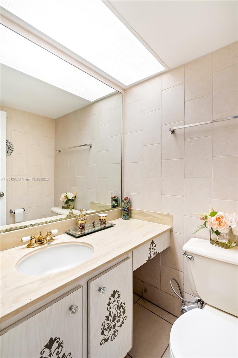 251 174 107 Property Photo 17