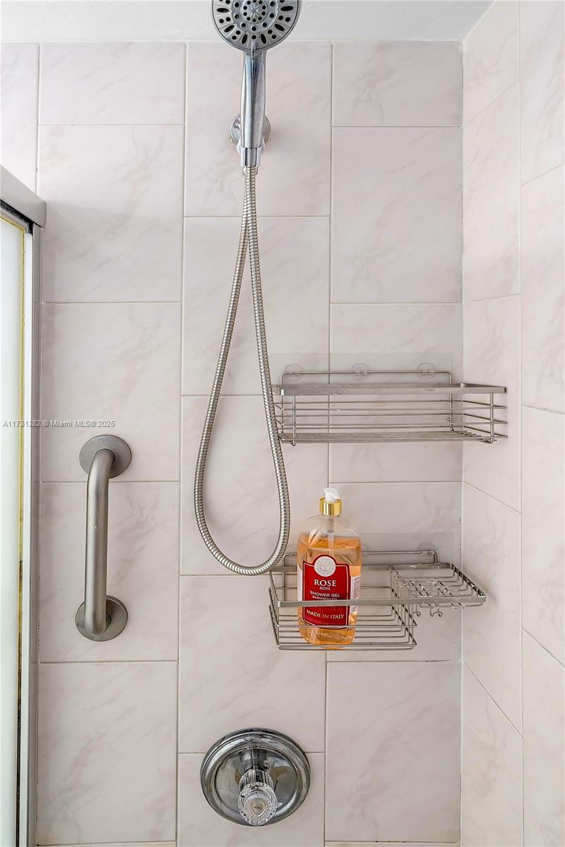 251 174 107 Property Photo 27