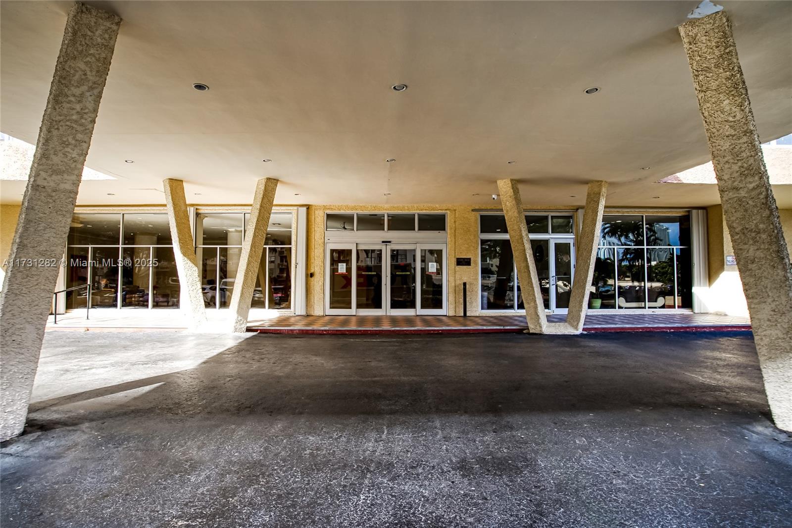 251 174 107 Property Photo 57