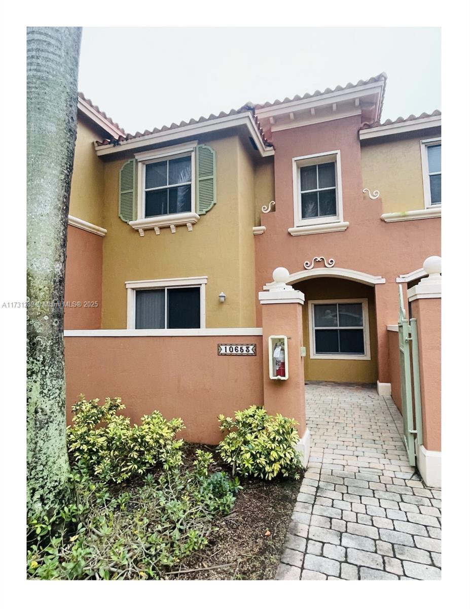 10653 Sw 8th St 2407 Property Photo 2