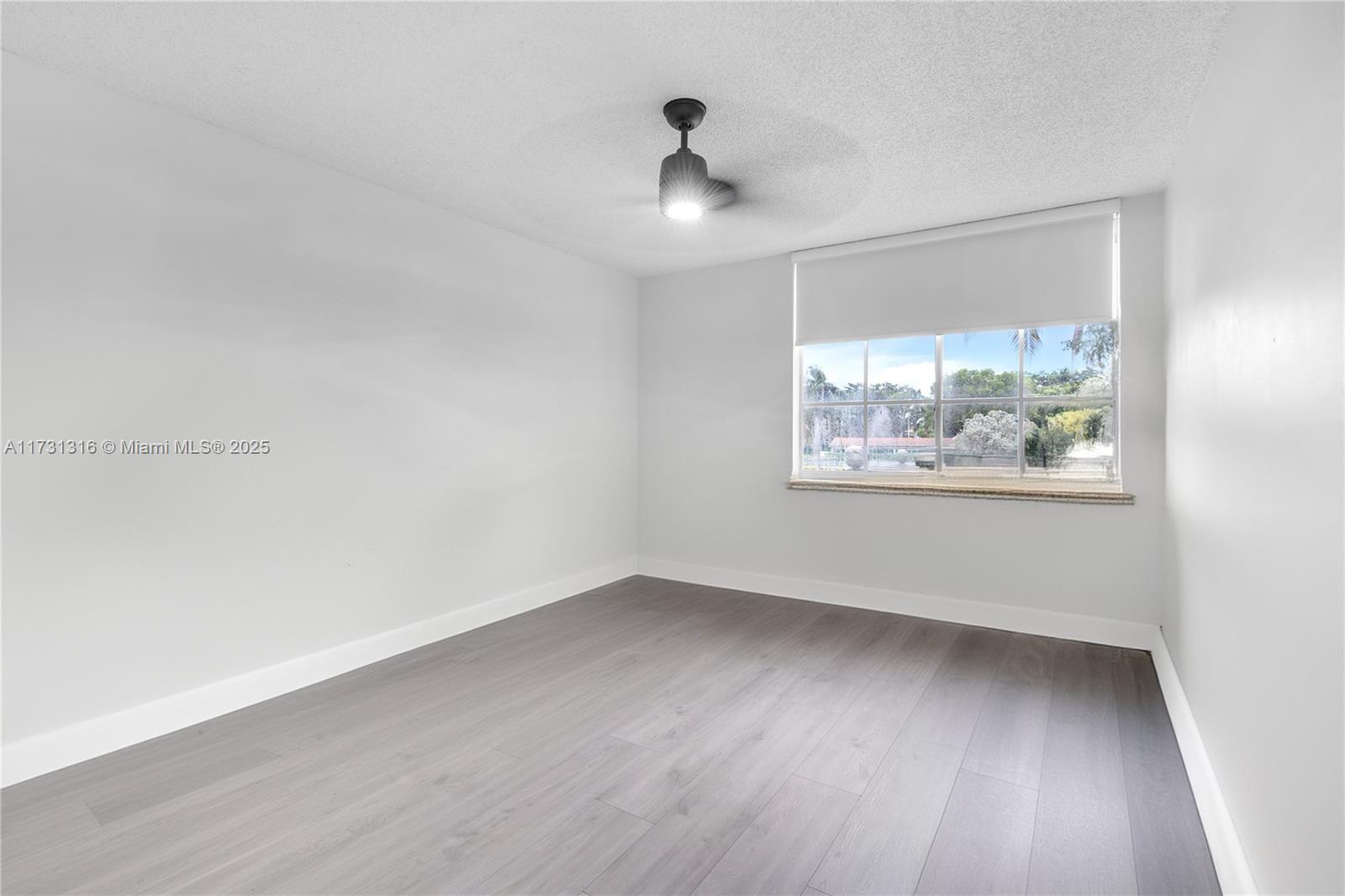 12142 Saint Andrews Pl 206 Property Photo 17