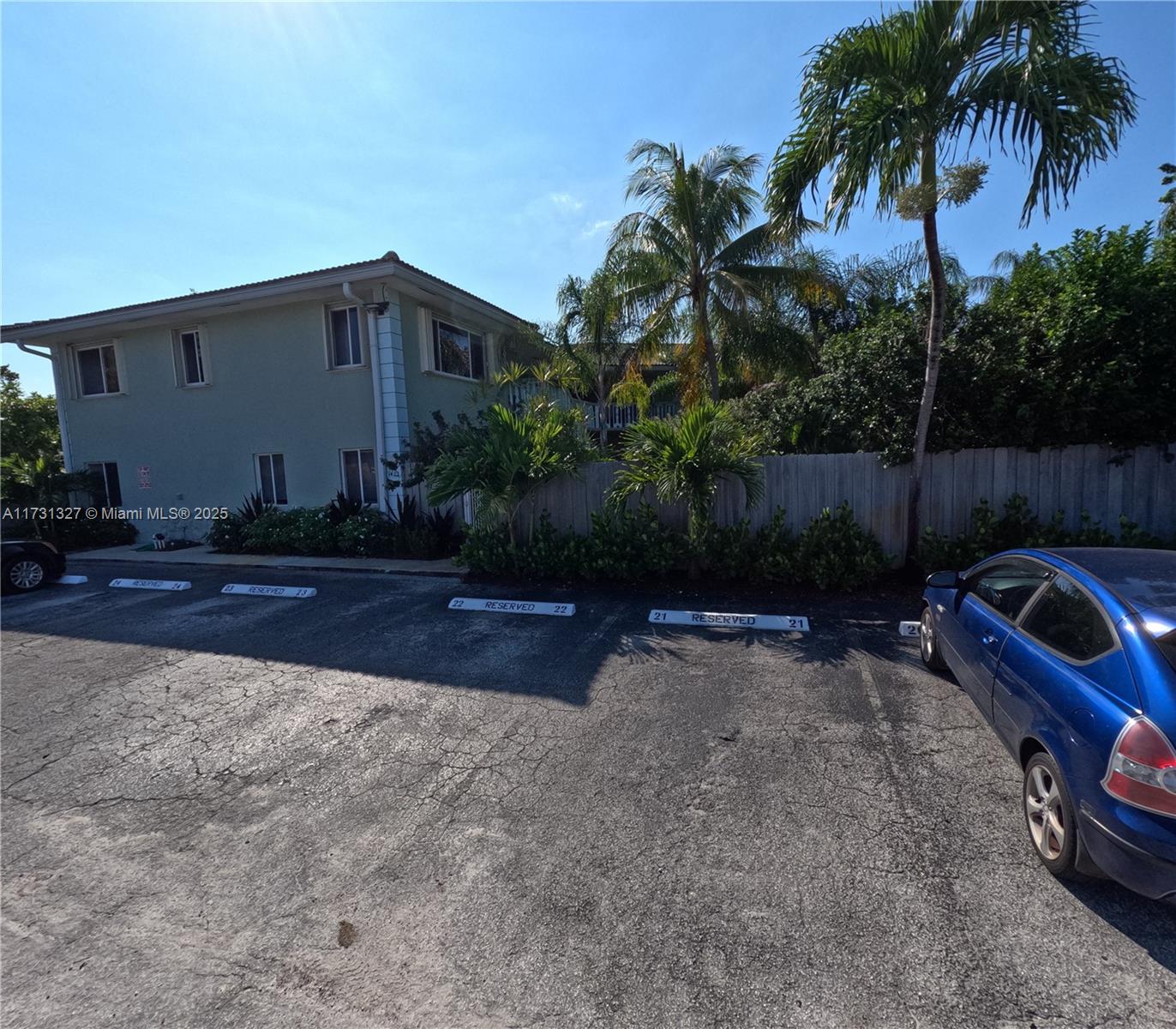 1423 Holly Heights Dr 15 Property Photo 1