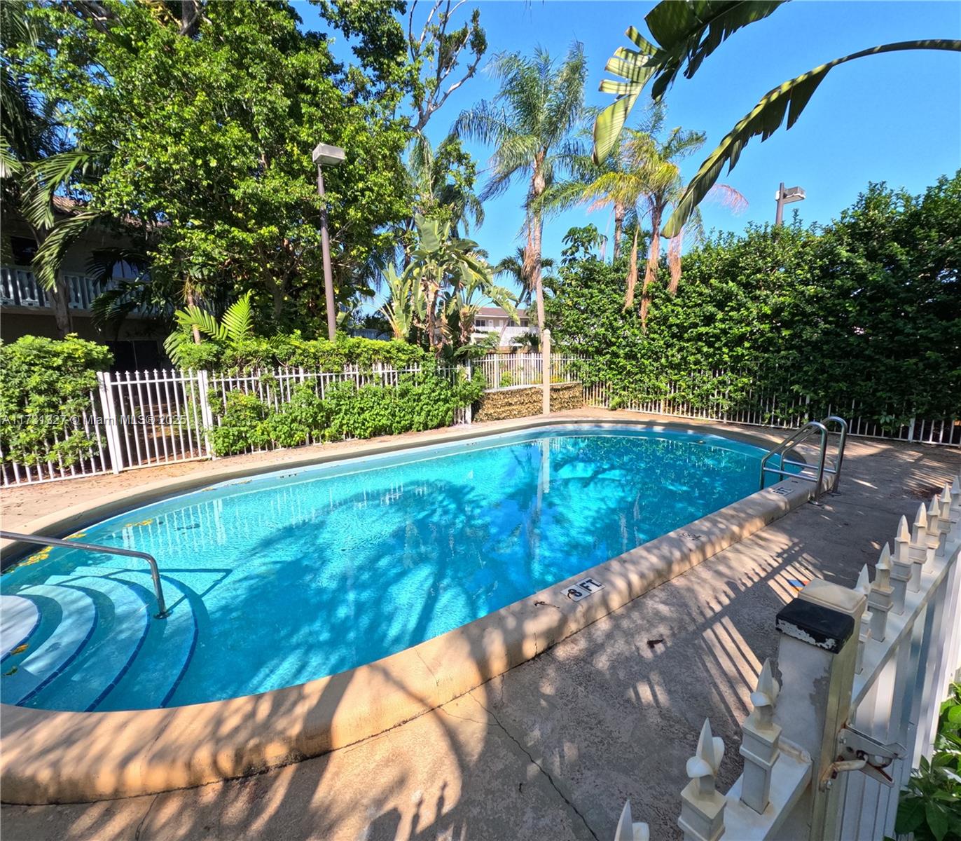 1423 Holly Heights Dr 15 Property Photo 2