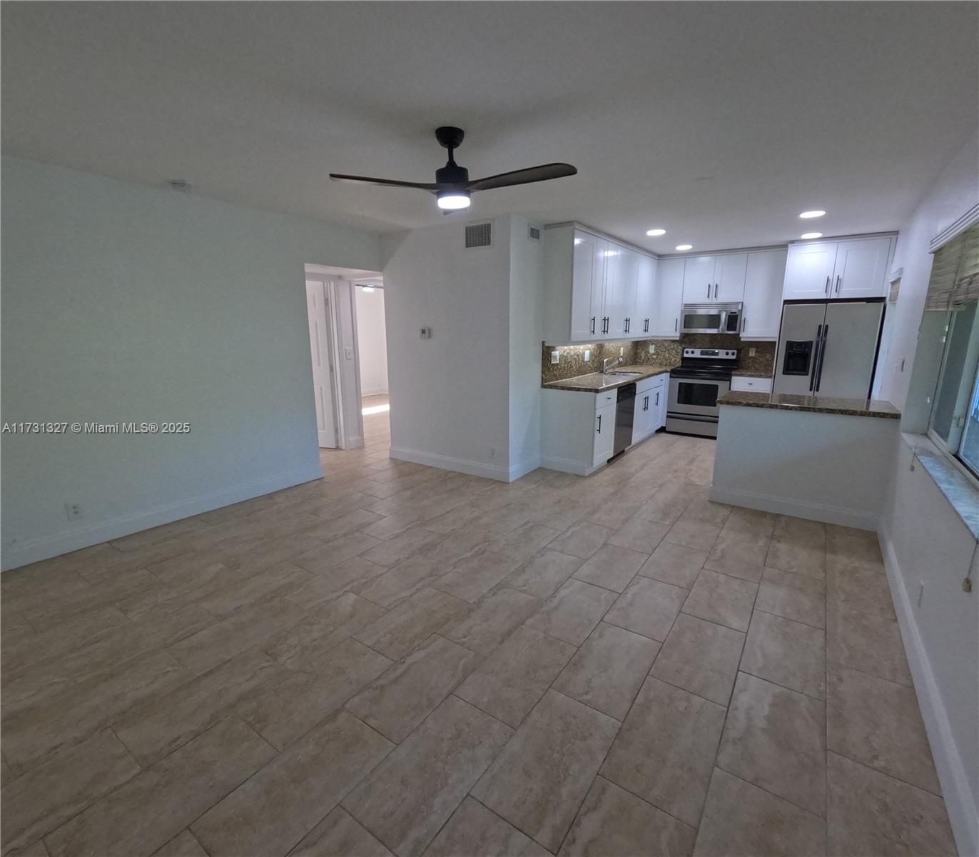 1423 Holly Heights Dr 15 Property Photo 6