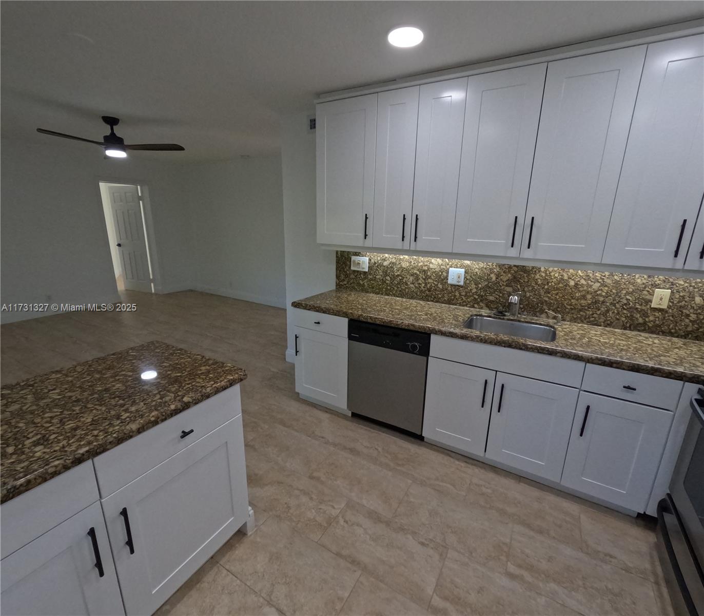 1423 Holly Heights Dr 15 Property Photo 8