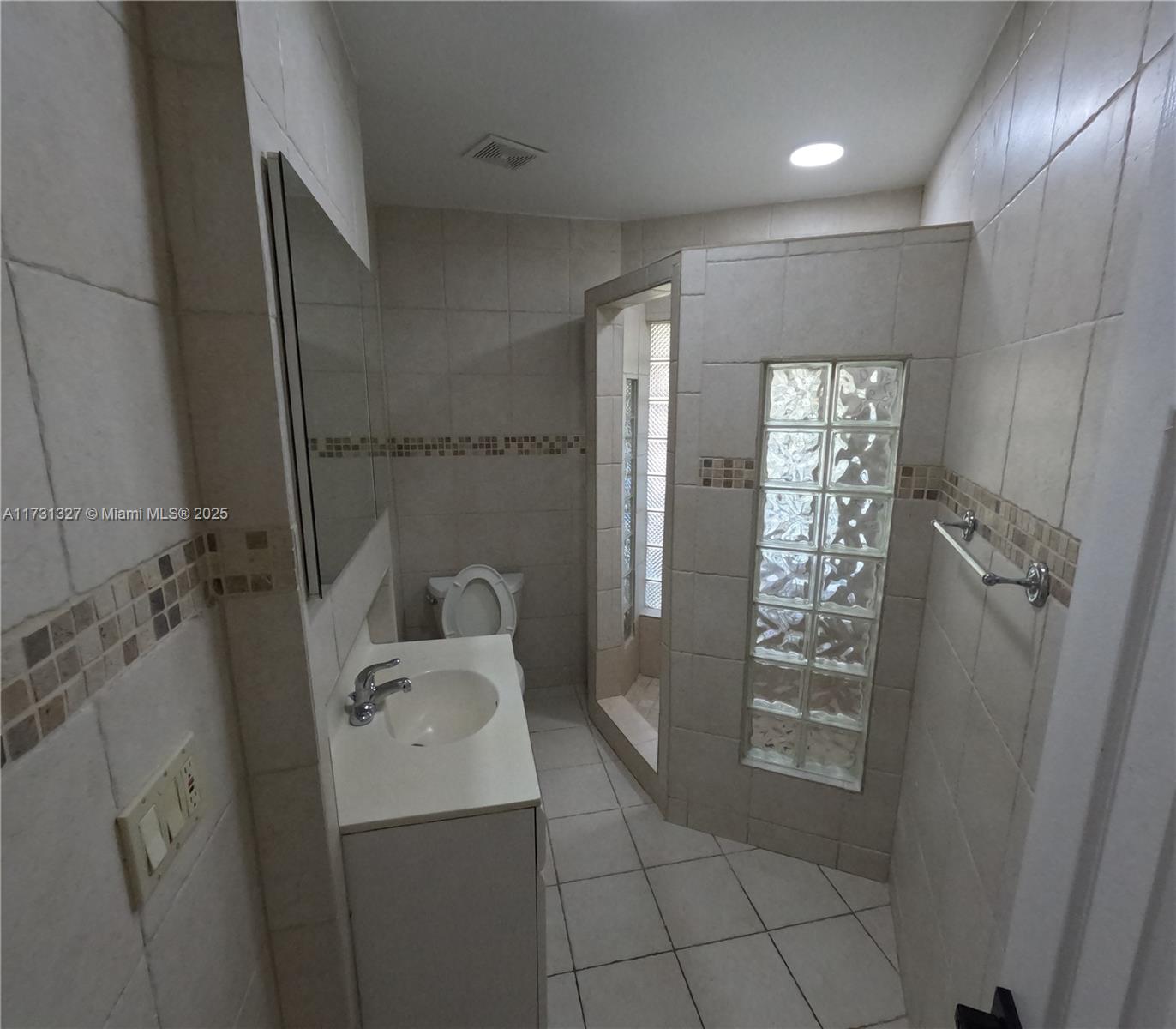 1423 Holly Heights Dr 15 Property Photo 10