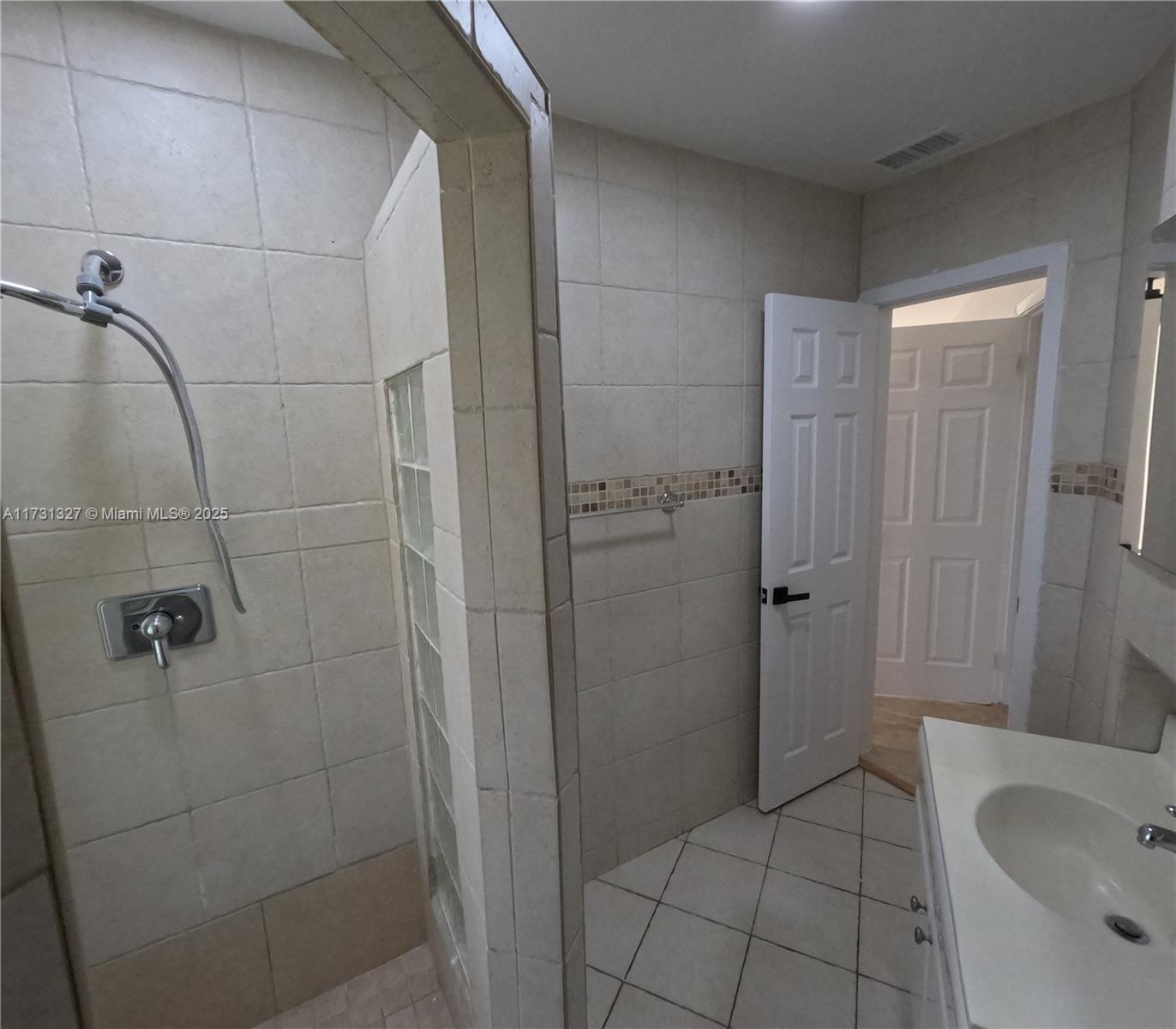 1423 Holly Heights Dr 15 Property Photo 11