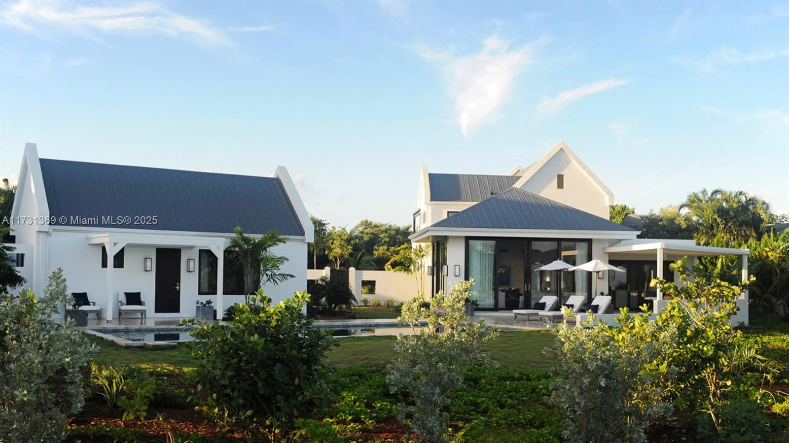 Villas At Pinney's Beach 2010 2010 Property Photo 14
