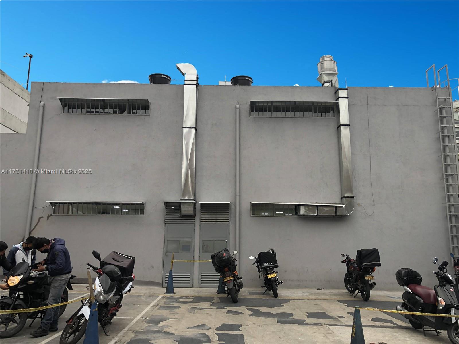 Cra. 12 #93 Bogota, Colombia Property Photo 9