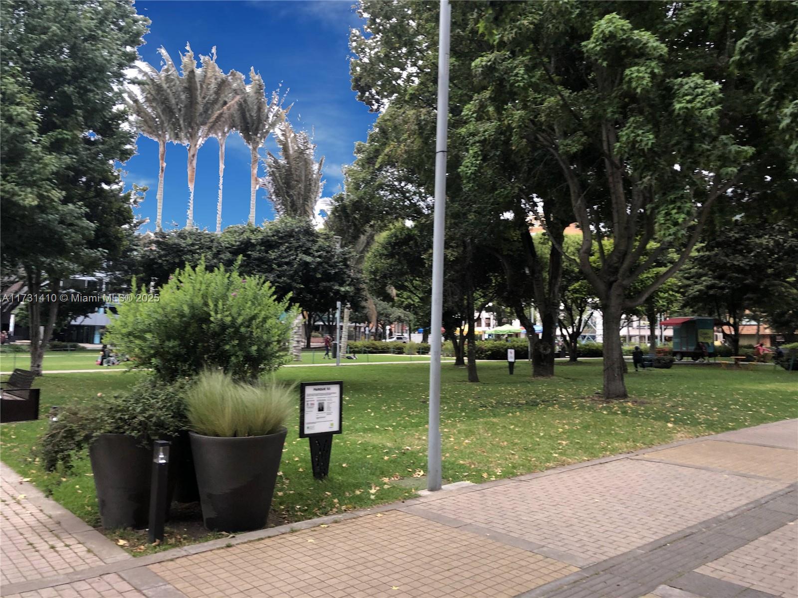 Cra. 12 #93 Bogota, Colombia Property Photo 11