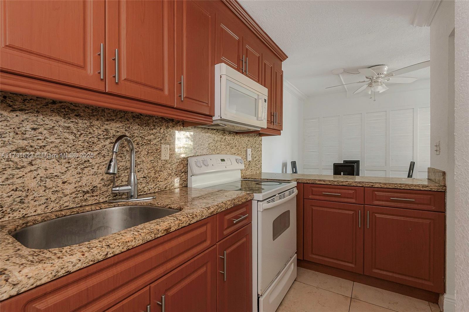 1255 Collins Ave 304 Property Photo 10