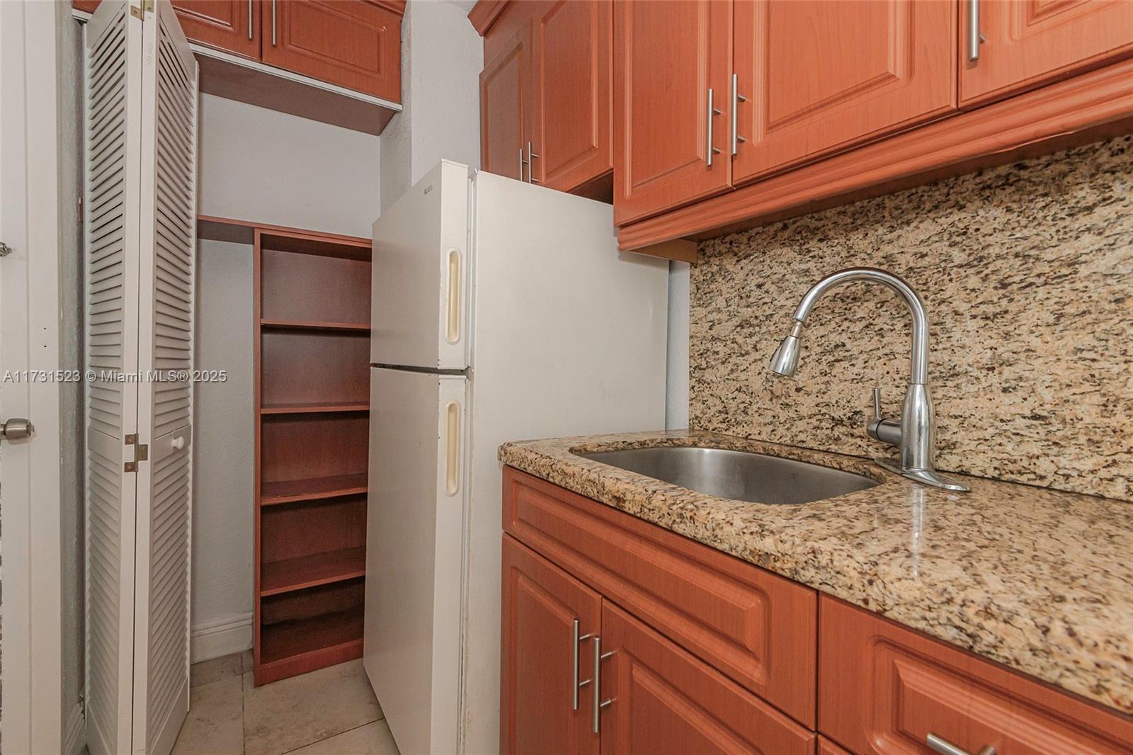1255 Collins Ave 304 Property Photo 13