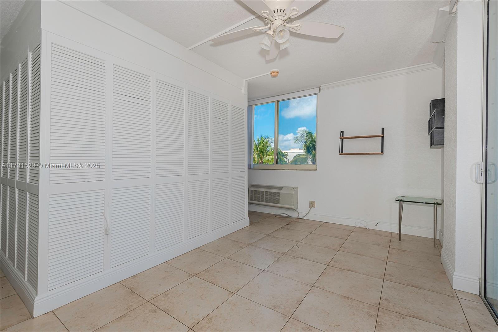 1255 Collins Ave 304 Property Photo 16