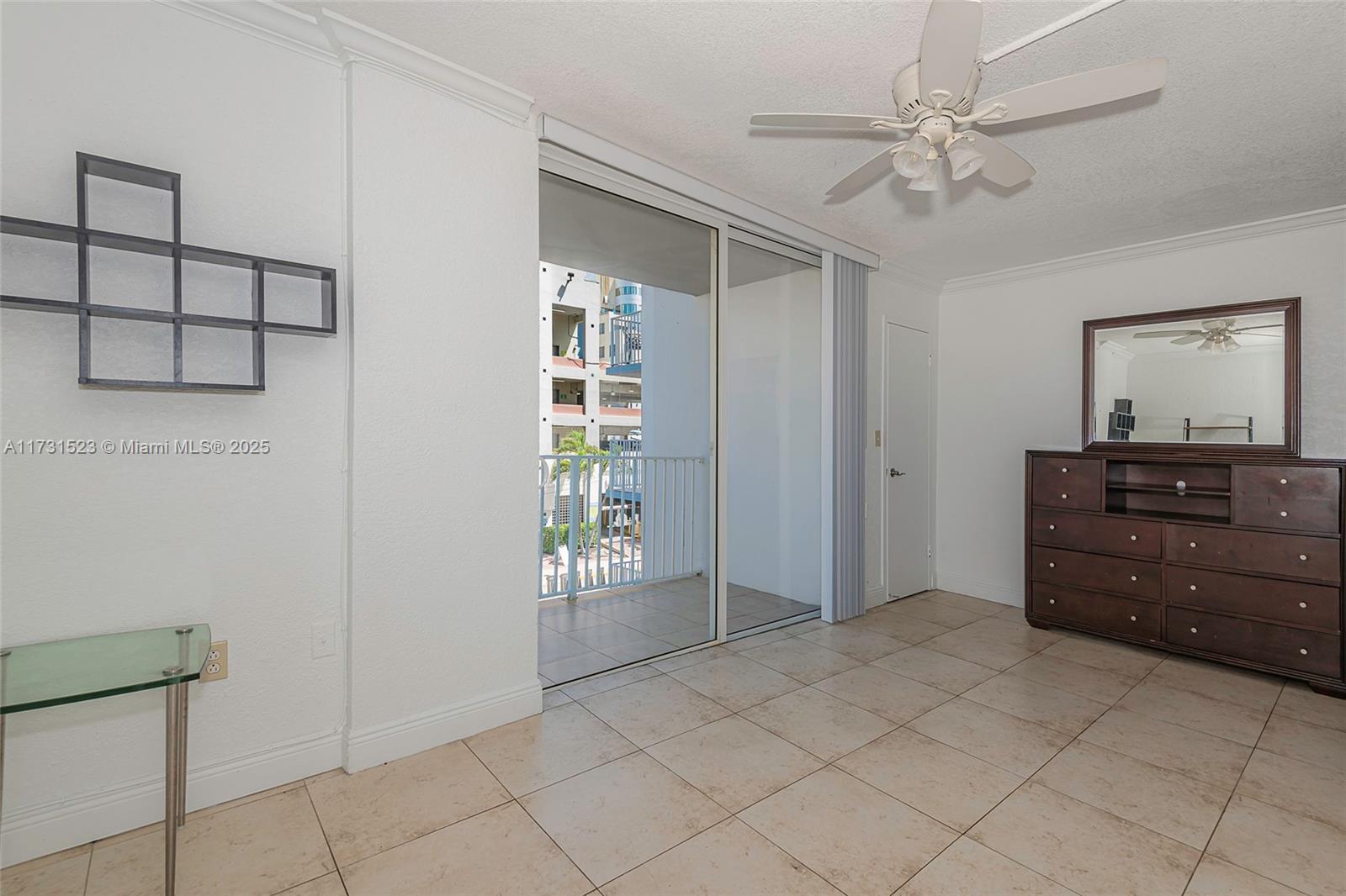 1255 Collins Ave 304 Property Photo 17