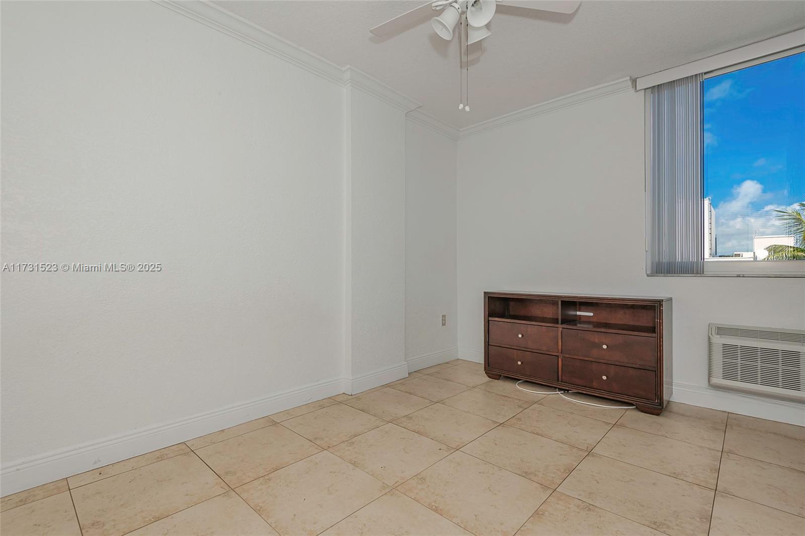 1255 Collins Ave 304 Property Photo 25