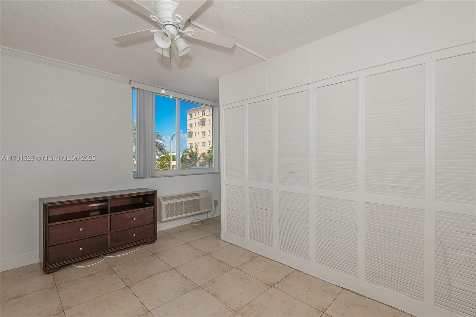 1255 Collins Ave 304 Property Photo 26