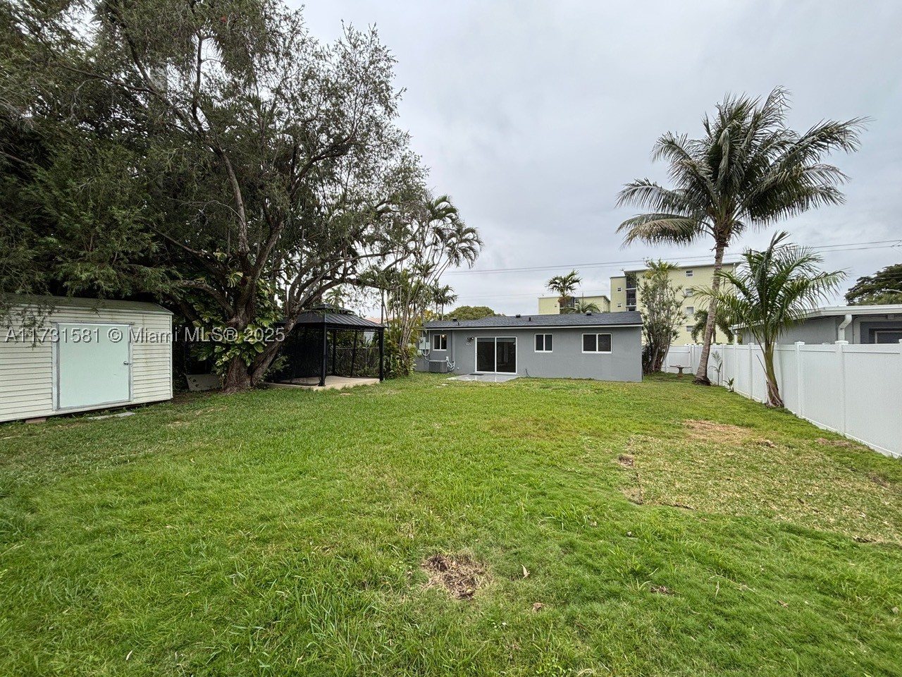 1426 Arthur St Property Photo 2